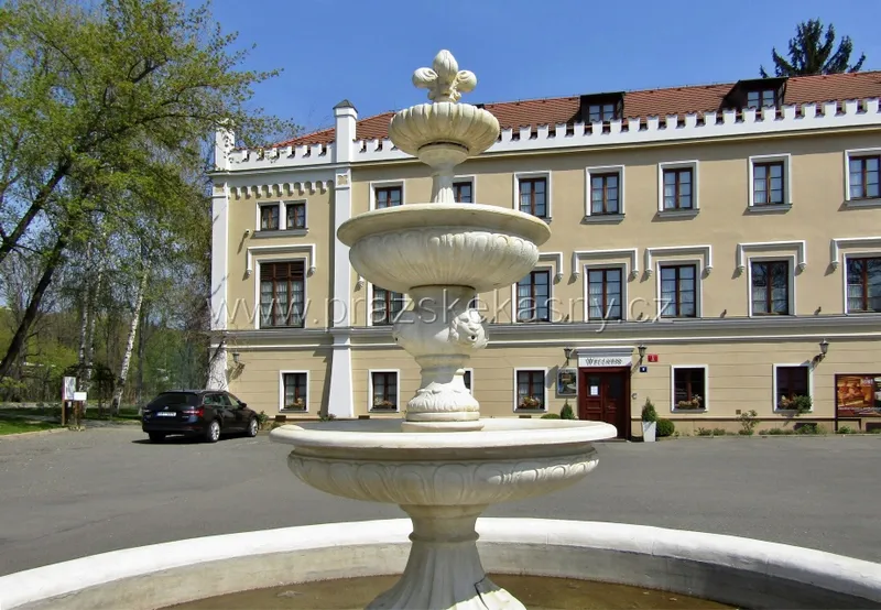 Fontána před hotelem Chateau St. Havel