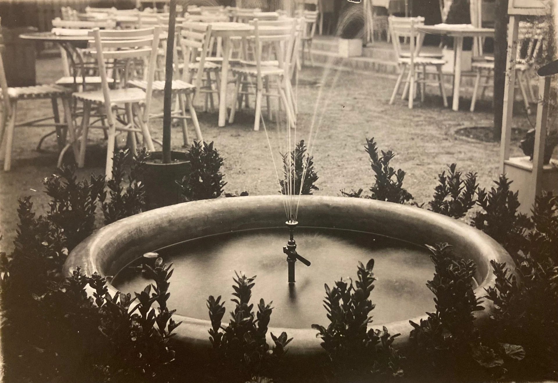 Fontána v zahradě hotelu Savoy