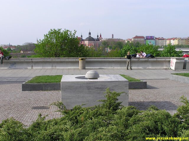 Prameník na severní terase Kongresového centra