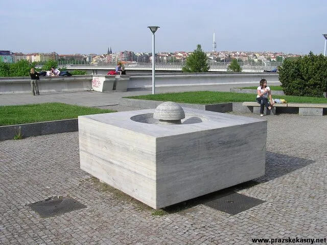 Prameník na severní terase Kongresového centra
