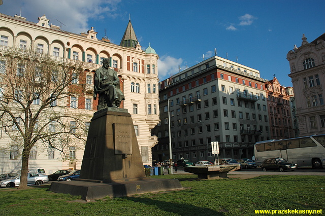 Fontána u Jiráskova pomníku