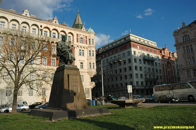 Fontána u Jiráskova pomníku