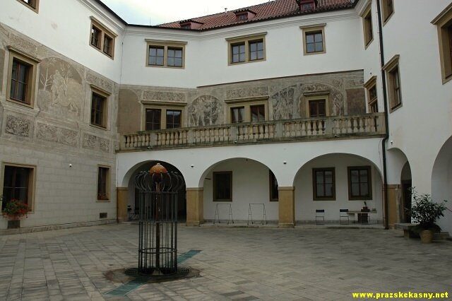 Fontána na nádvoří Martinického paláce