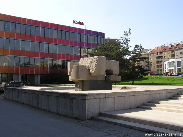 Fontána před budovou "Kodaňská Office Center"