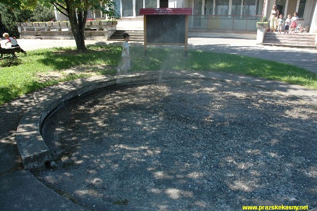 Mlhoviště v areálu mateřské školy