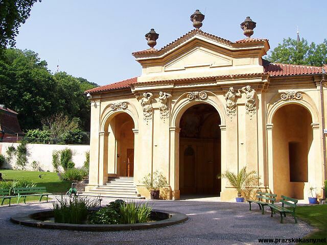 Fontána v zahradě Lobkovického paláce