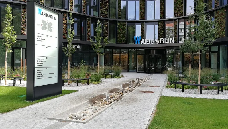 Fontána před administrativní budovou AFI Karlín Butterfly