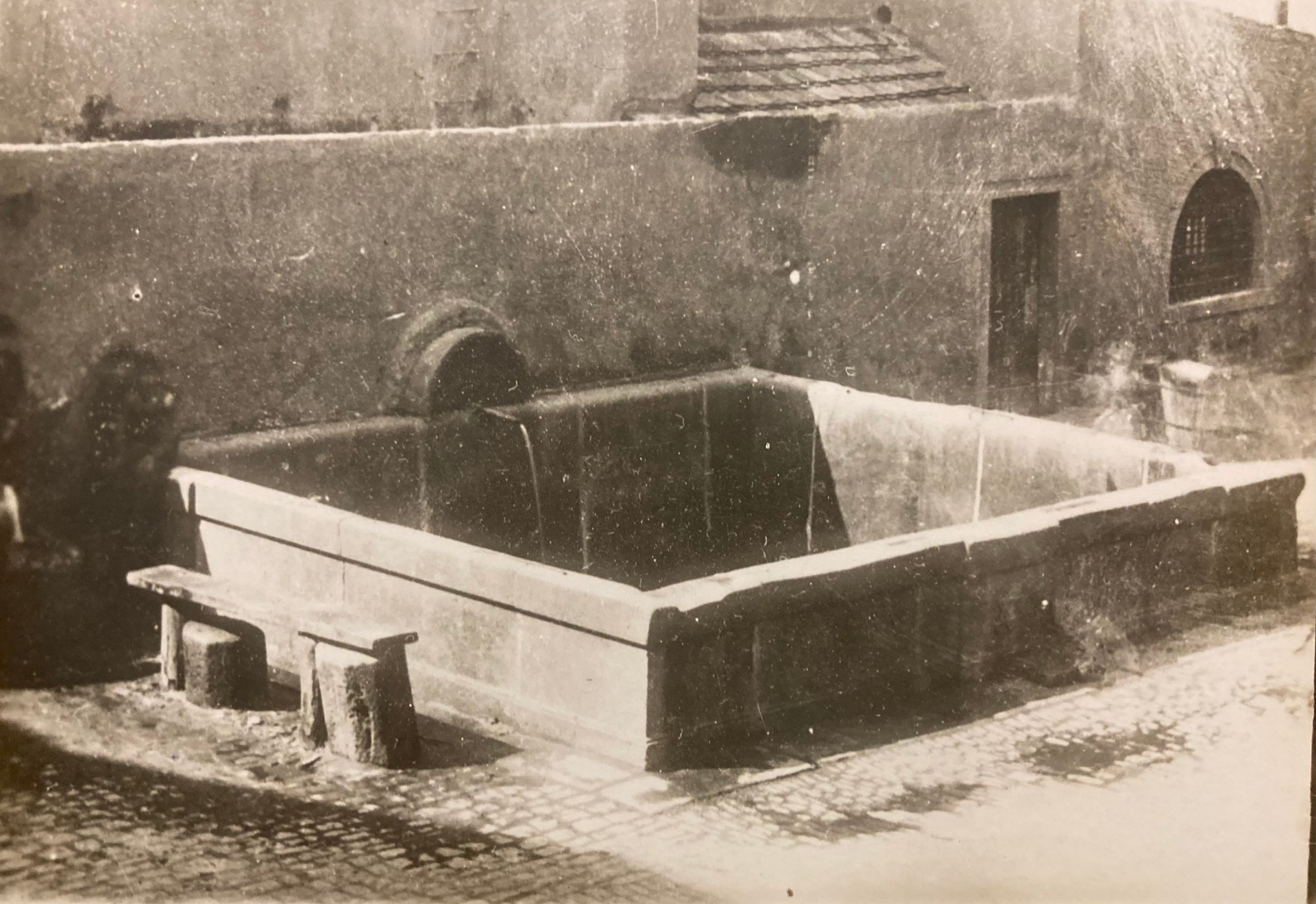 Kašna u Staronové synagogy