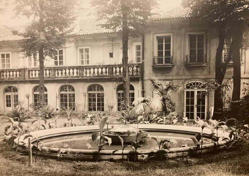 Vodotrysk v zahradě paláce Schützenů