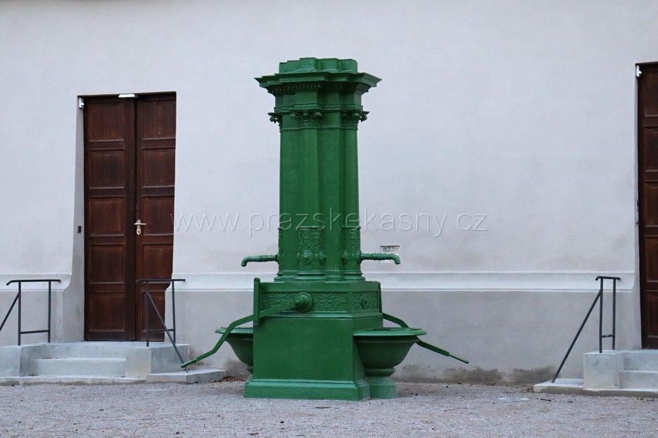 Pumpa u vodárenské věže