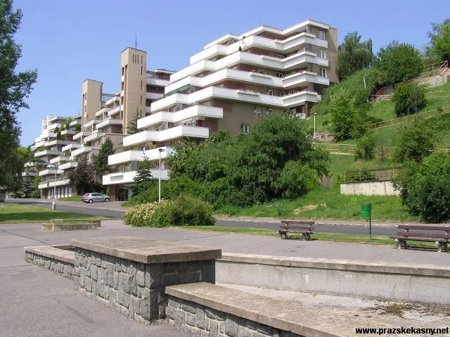 Betonová fontána na sídlišti