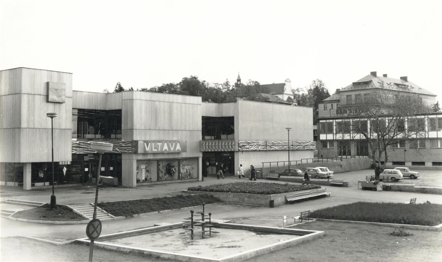\u0159\u00edjen 1978, zdroj: https://www.praha12.cz/stopy-historie-modran-ii/gs-2065