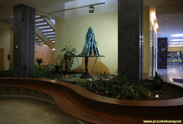 Interiérová fontána v budově "Kodaňská Office Center"