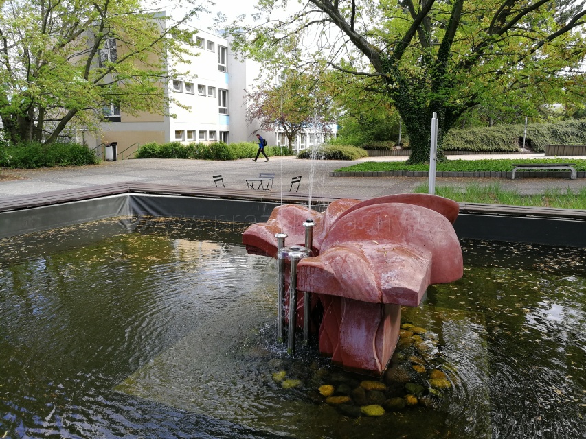 Fontána u České zemědělské univerzity