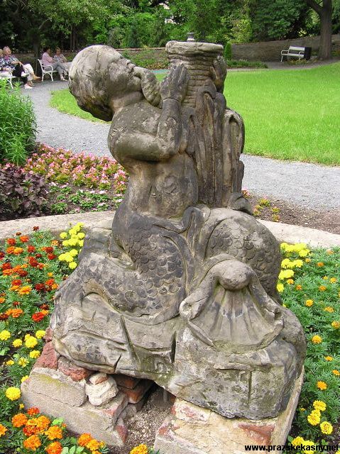 Vodotrysk se sochou Tritona v Botanické zahradě
